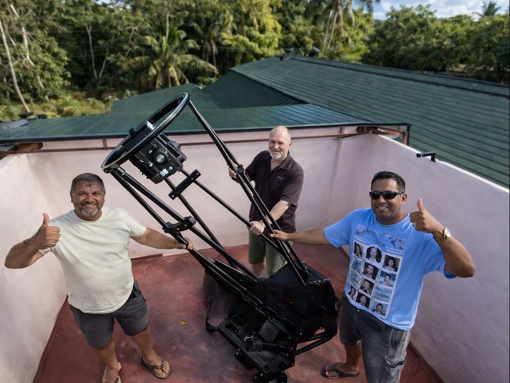 Guests with the telescope at the Carabao Observatory